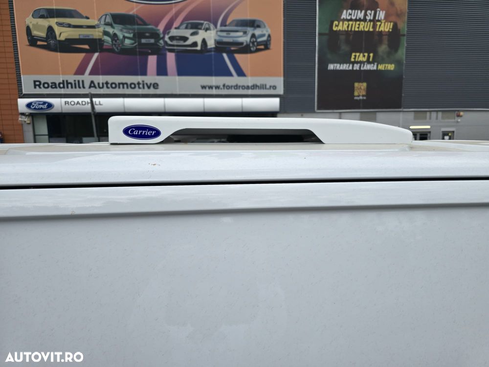 Ford Custom - 13