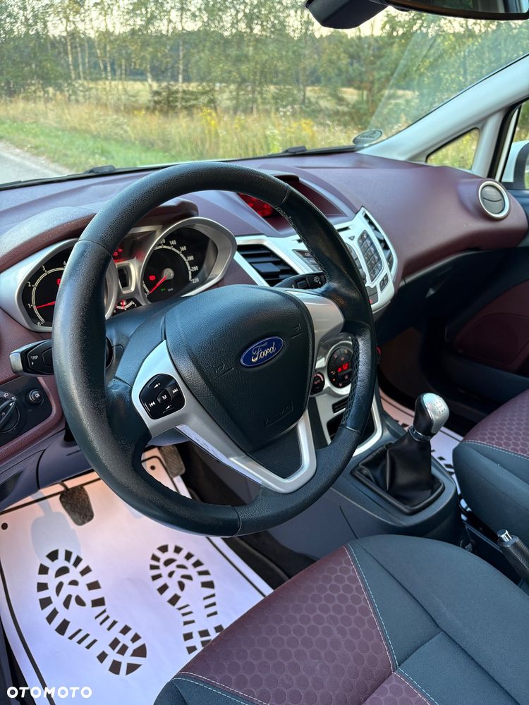 Ford Fiesta 1.4 Titanium - 24