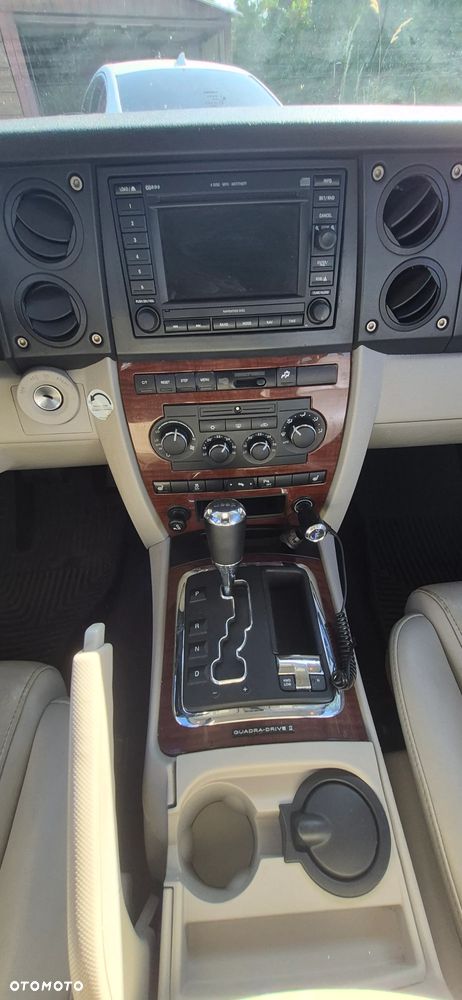 Jeep Commander - 17