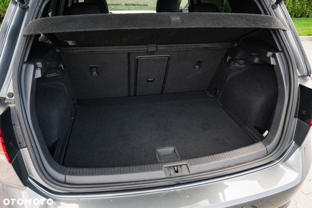 Volkswagen Golf - 37