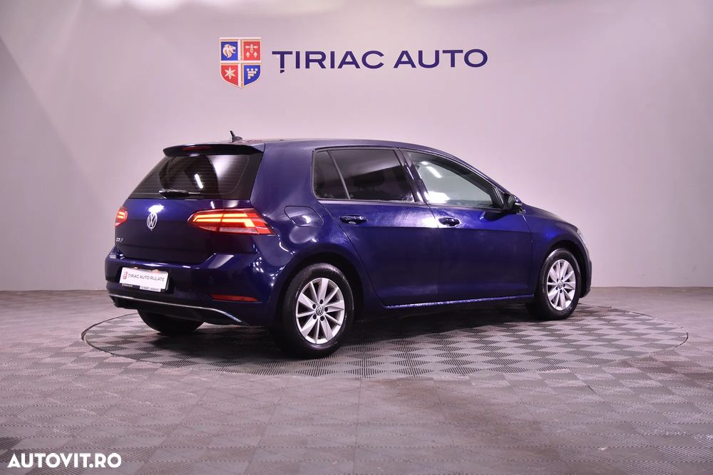 Volkswagen Golf - 5