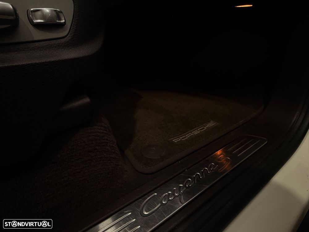 Porsche Cayenne S - 39