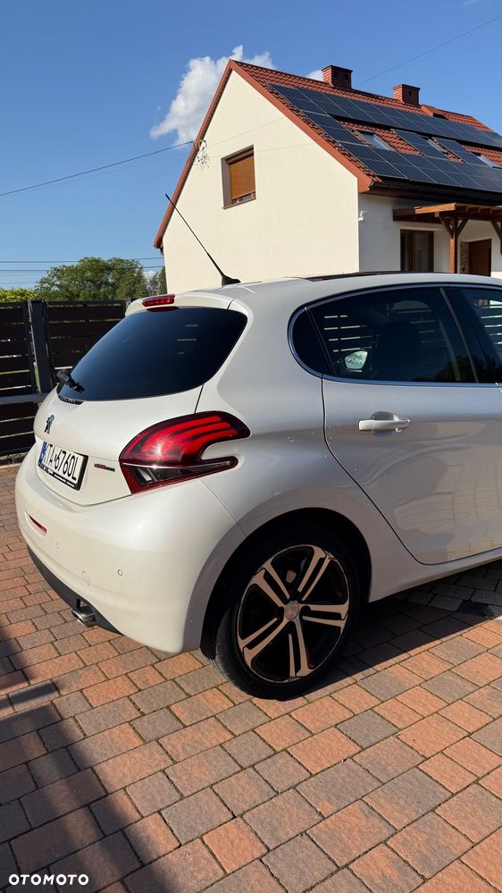 Peugeot 208 - 10
