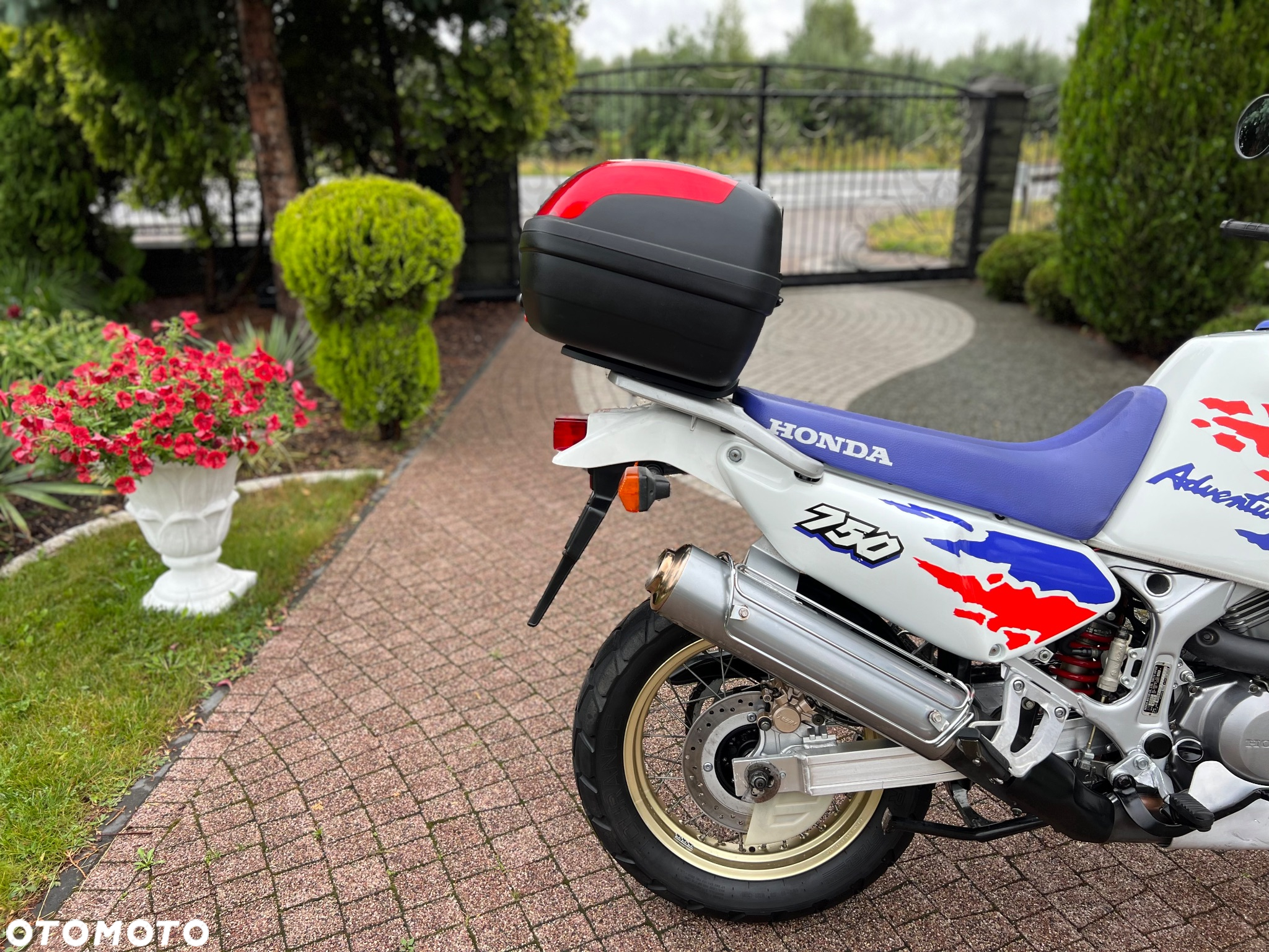 Honda XRV - 9