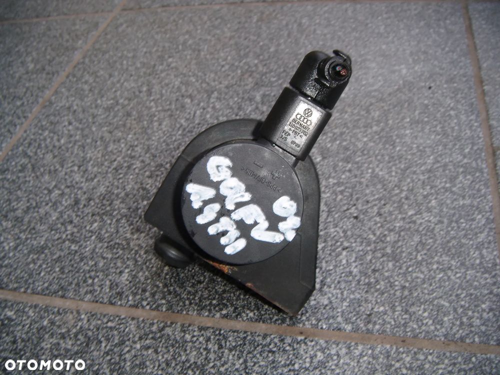 GOLF V  1.4tsi pompa wody 1k0965561f - 1