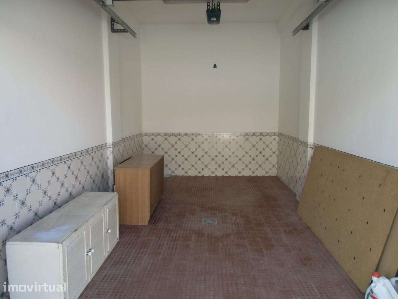 Garagem fechada, Moita - Grande imagem: 4/13