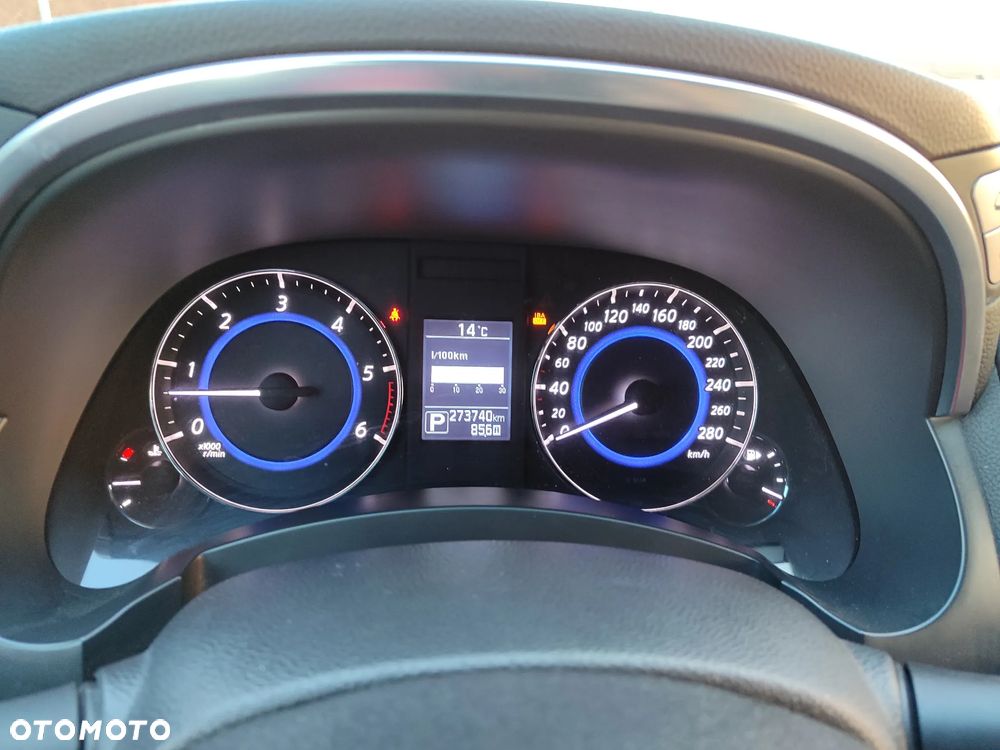 Infiniti Q70 3.0d S - 21