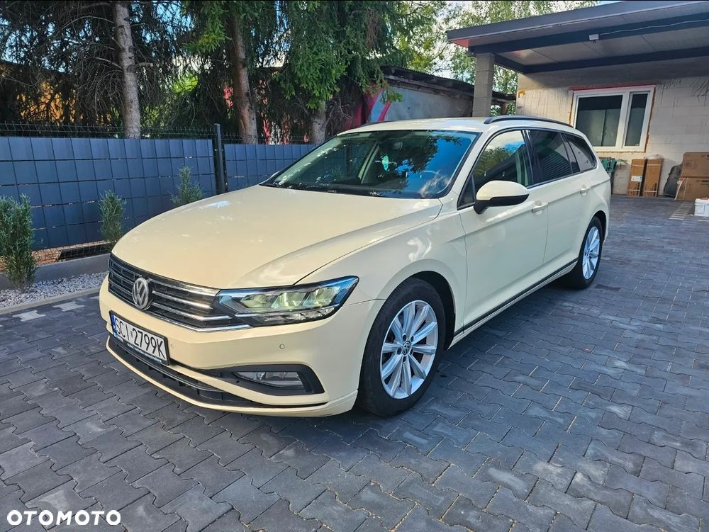Volkswagen Passat 2.0 TDI SCR DSG Comfortline - 2