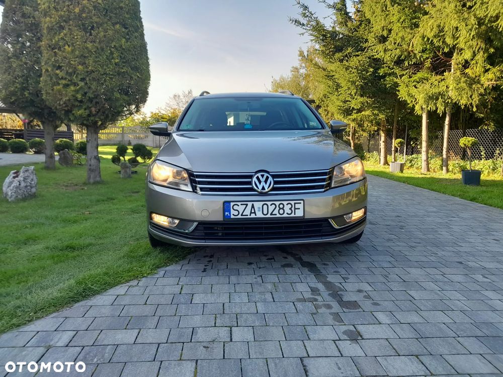 Volkswagen Passat - 1