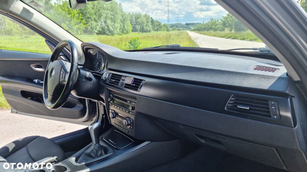 BMW Seria 3 318d - 12