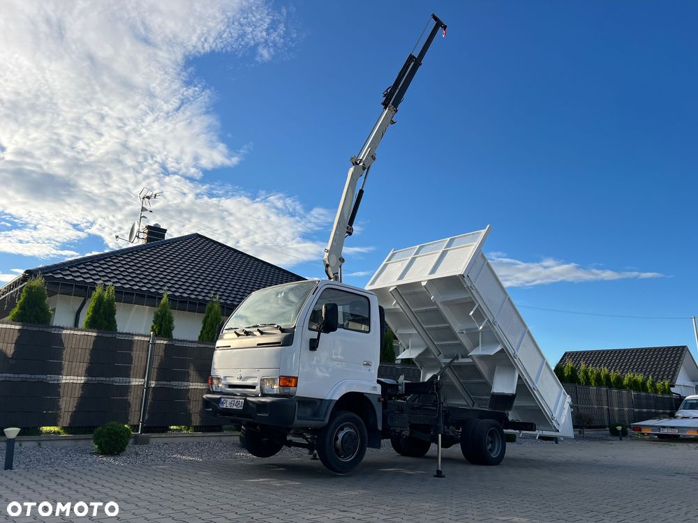 Nissan CABSTAR - 38