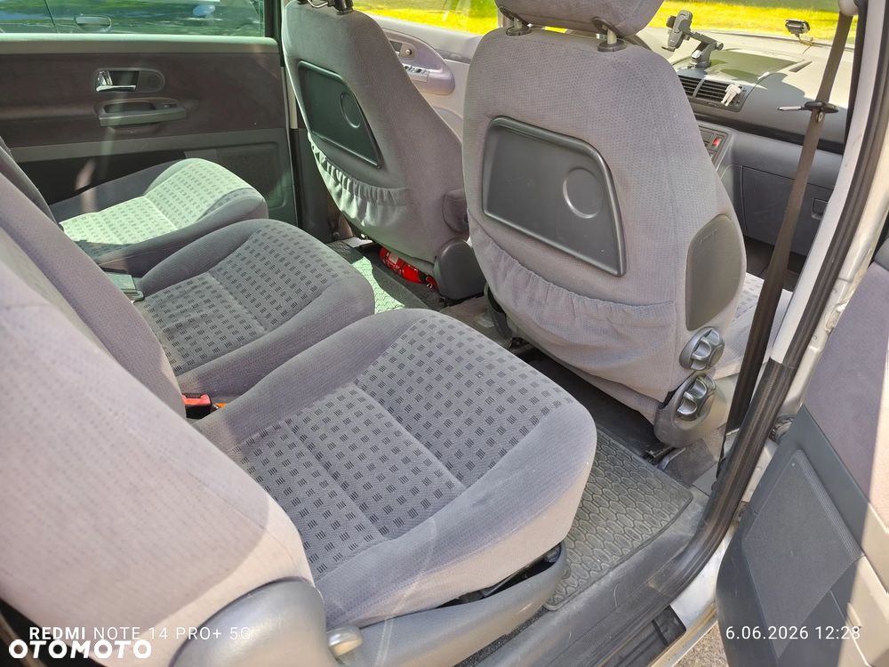 Volkswagen Sharan 1.9 TDI Comfortline - 11