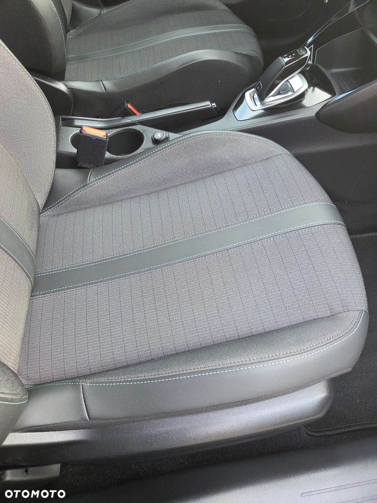 Peugeot 208 PureTech 100 EAT8 Allure - 17