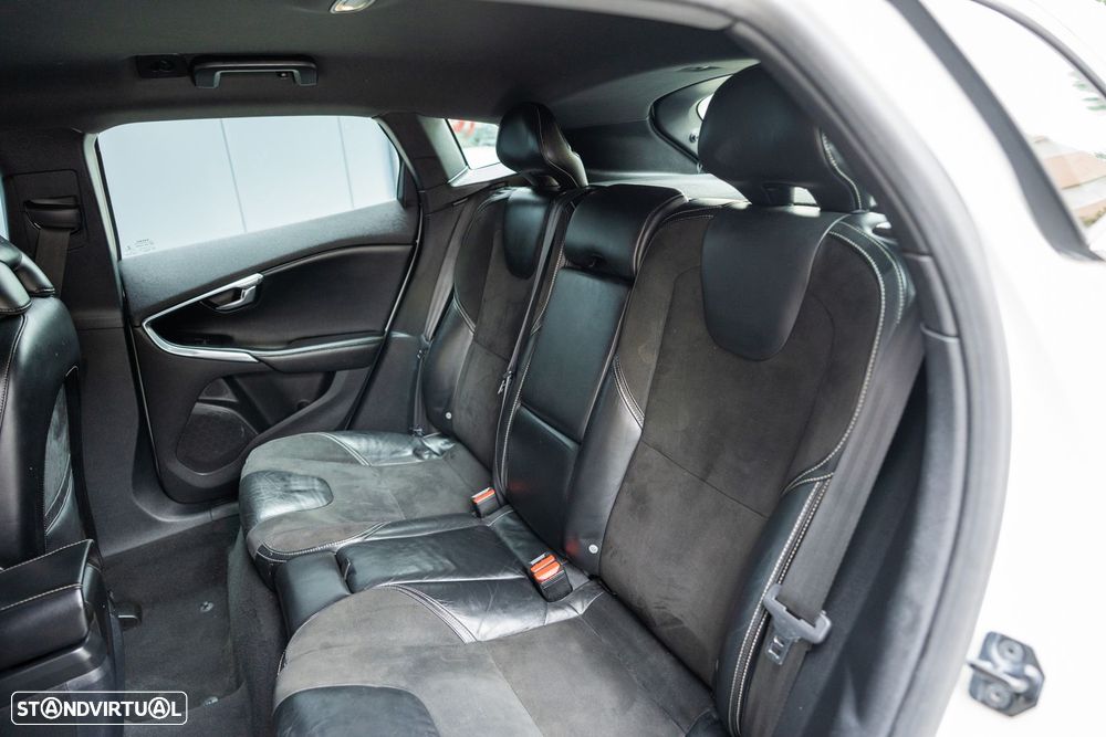 Volvo V40 D2 R Design - 18