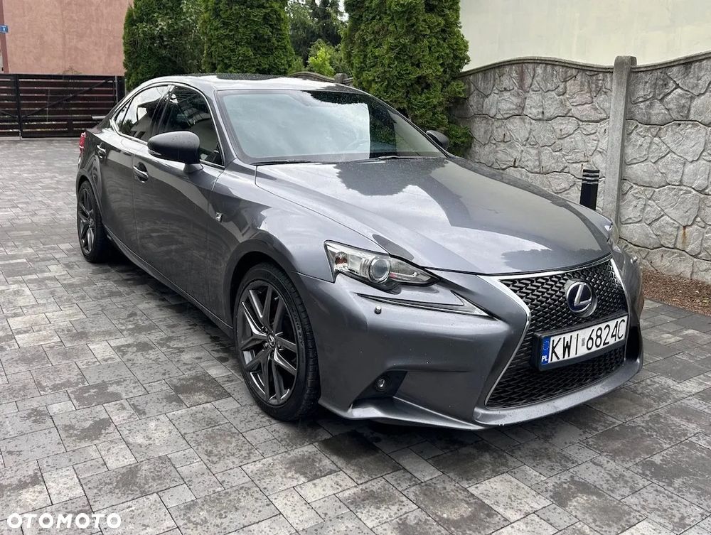 Lexus IS 300h F Sport - 2