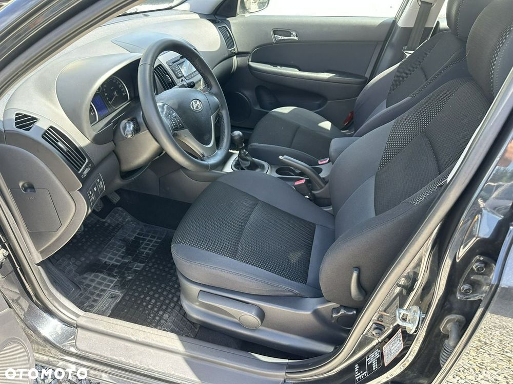 Hyundai i30 1.6 Comfort - 12