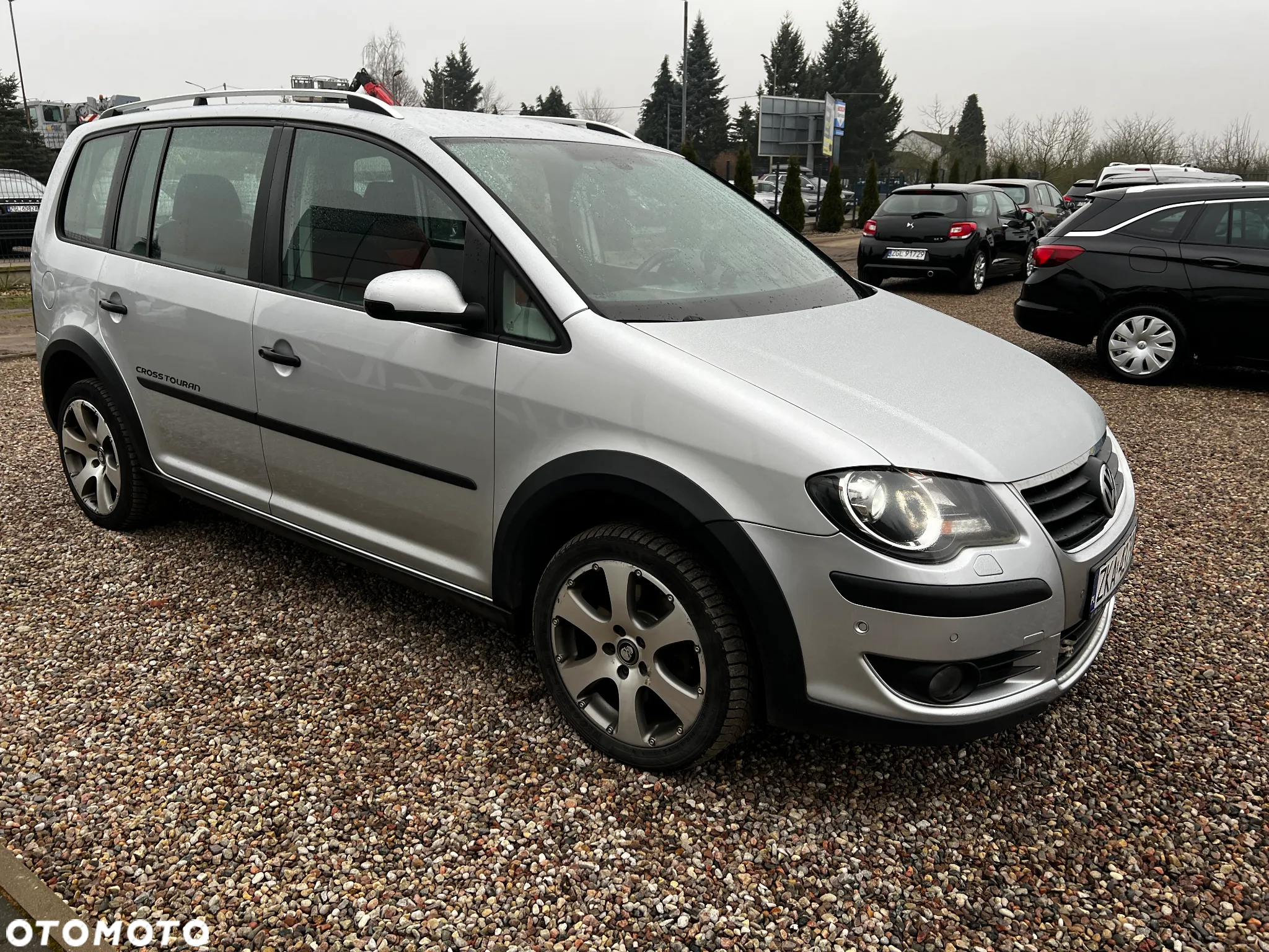 Volkswagen Touran 2.0 TDI DPF Cross - 12