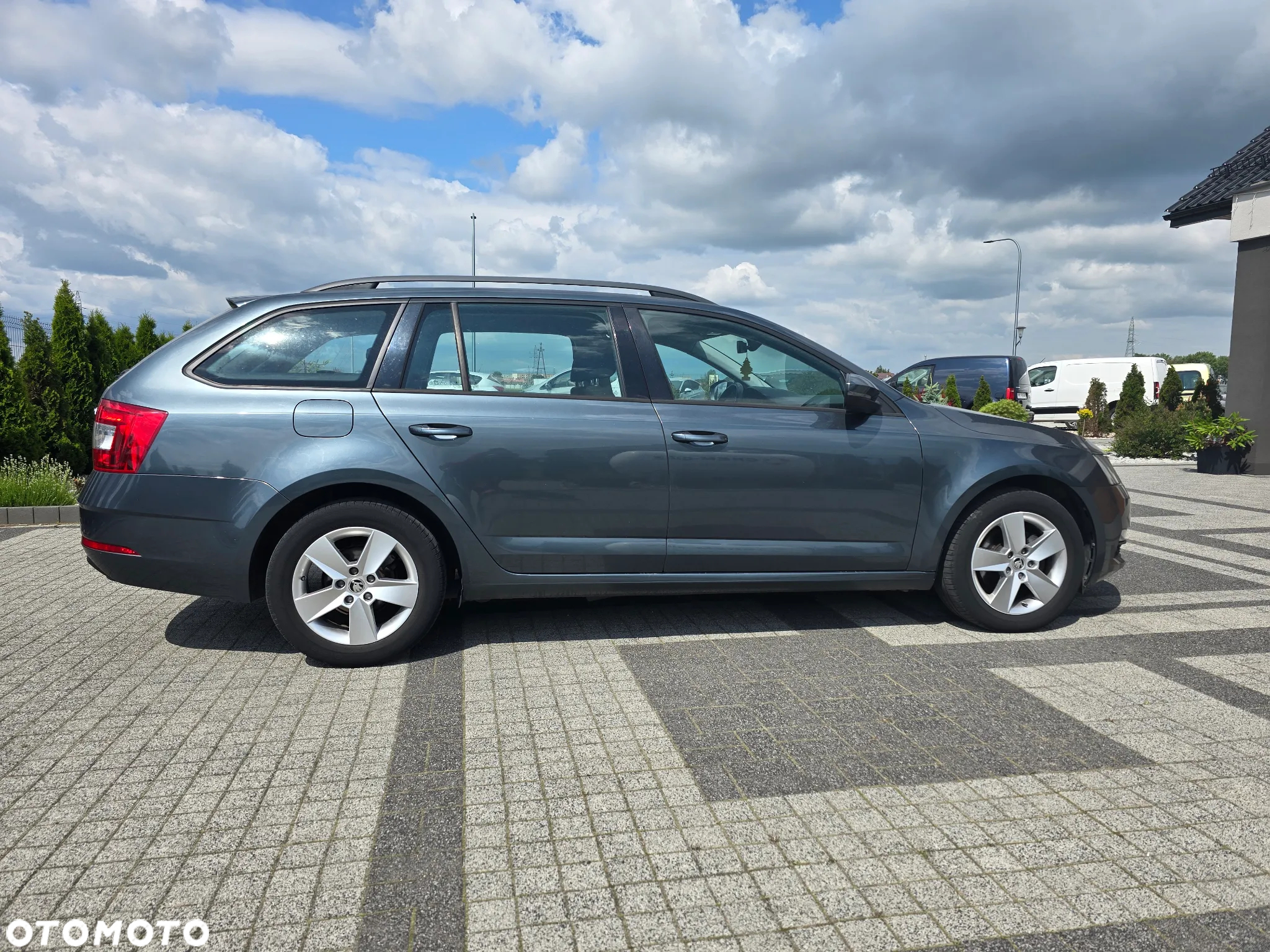 Skoda Octavia 2.0 TDI Ambition DSG - 3