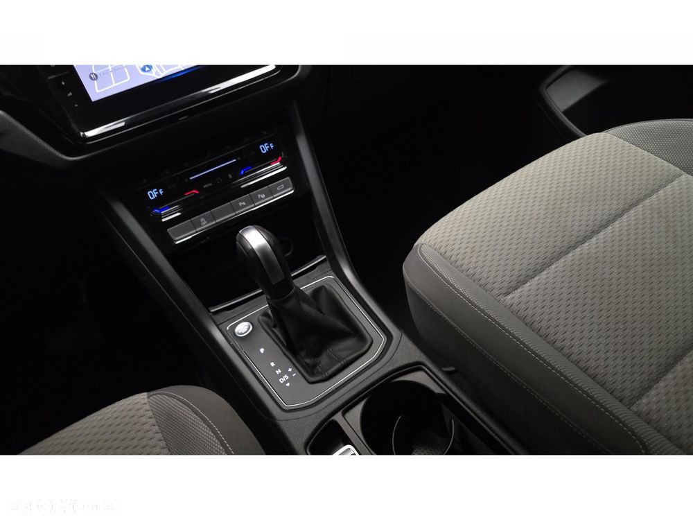 Volkswagen Touran - 22