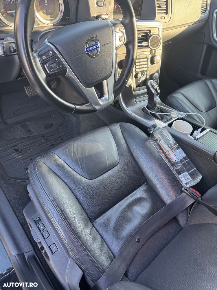 Volvo V60 D5 Geartronic Summum - 8