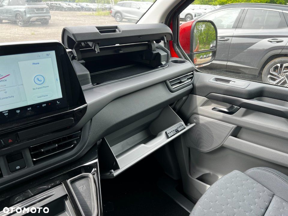 Ford Tourneo Custom - 19