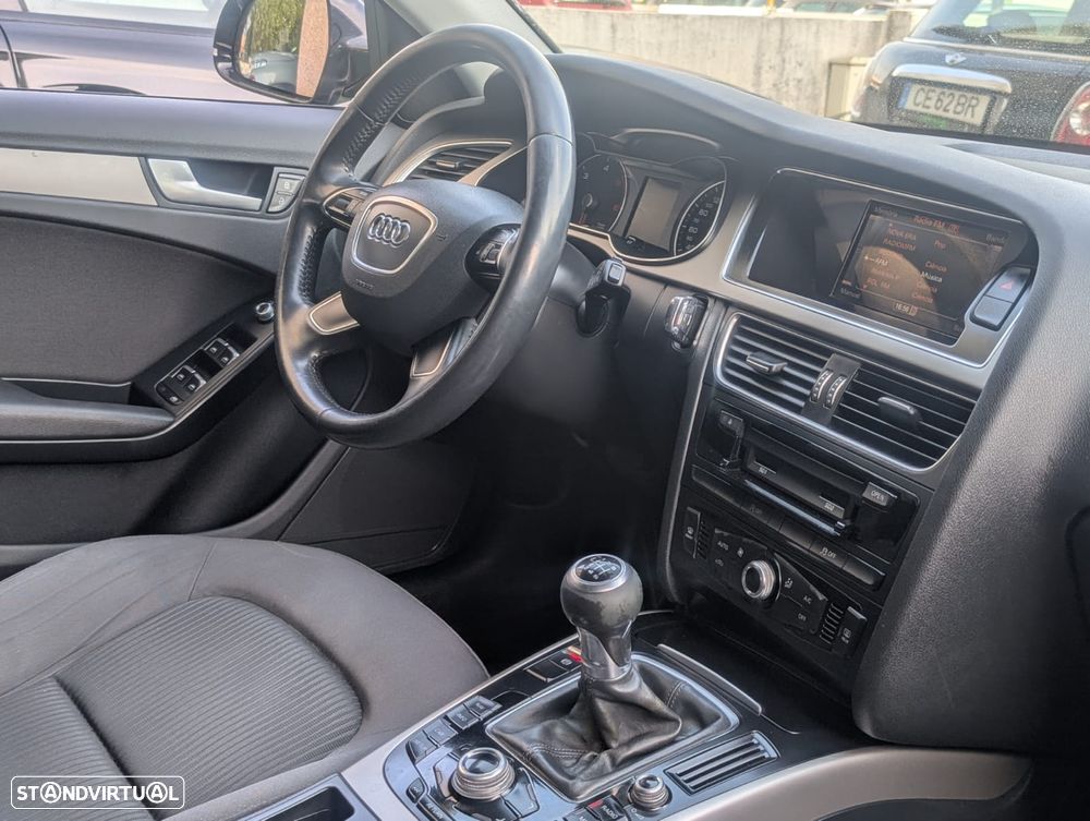 Audi A4 Avant 2.0 TDI Business Line Advance - 13