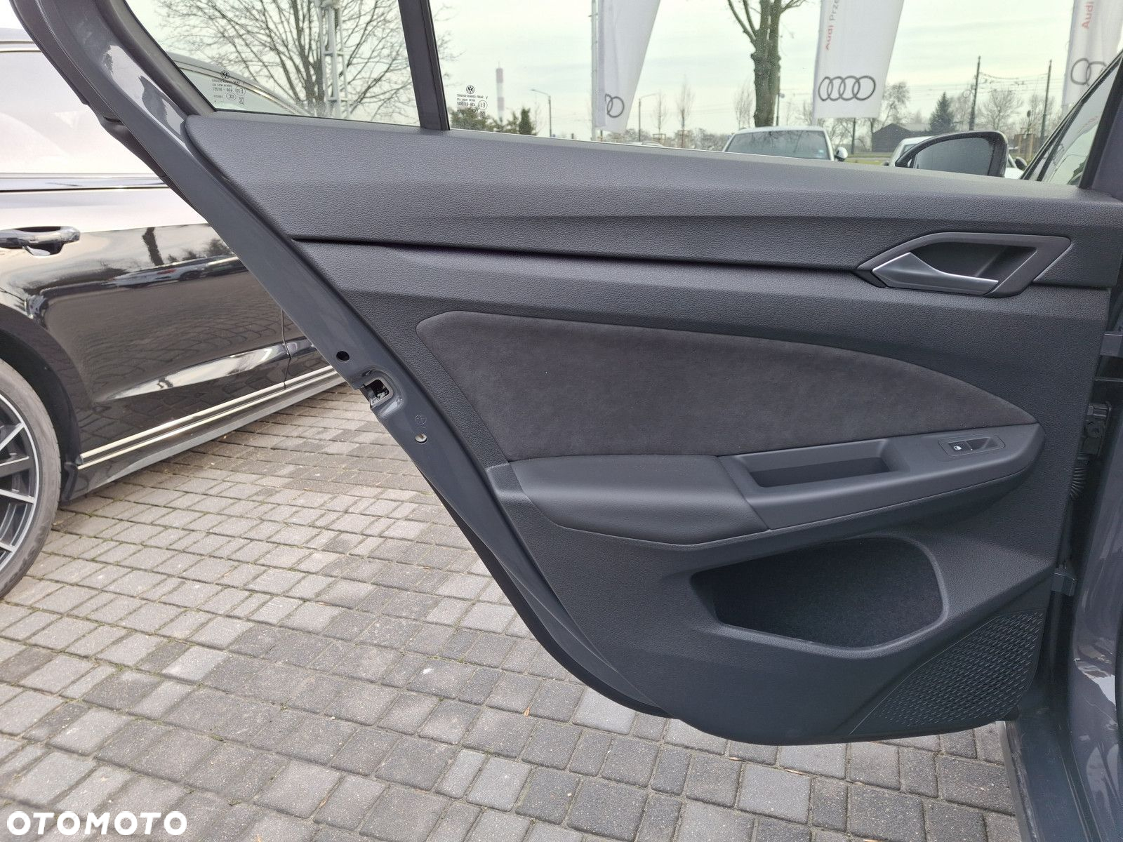 Volkswagen Golf - 10