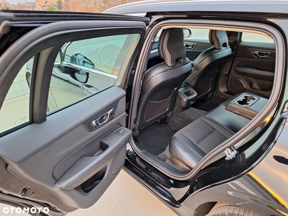 Volvo V60 D4 Momentum Pro - 21