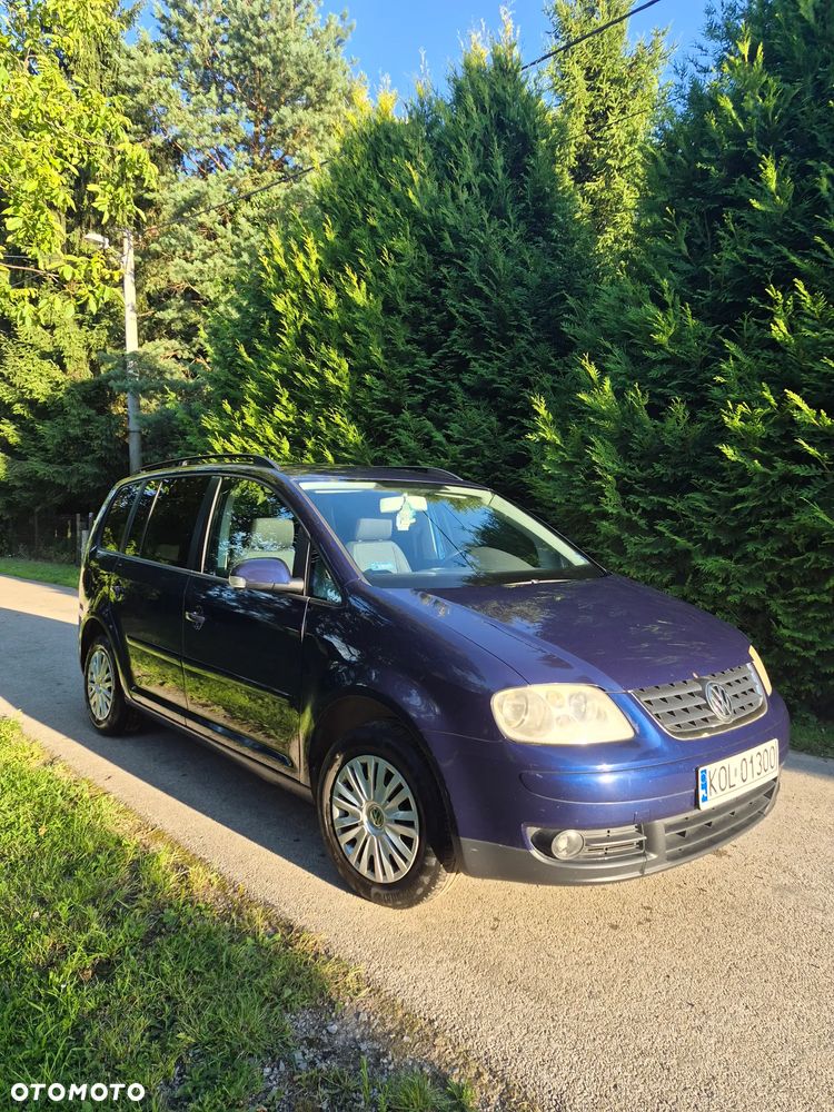Volkswagen Touran 2.0 TDI Highline - 2