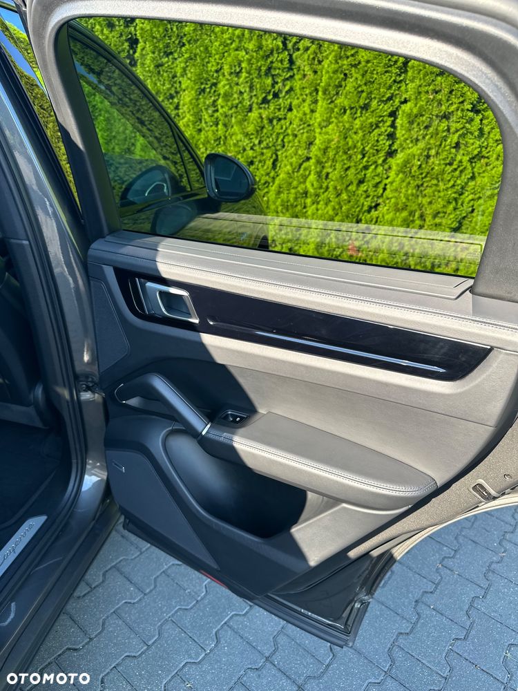 Porsche Cayenne E-Hybrid - 25