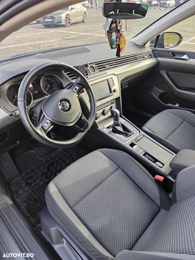 Volkswagen Passat 2.0 TDI SCR DSG Comfortline - 8