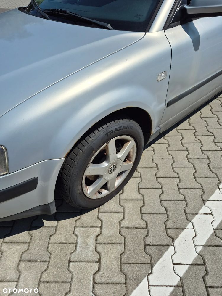 Volkswagen Passat 1.6 Comfortline - 18