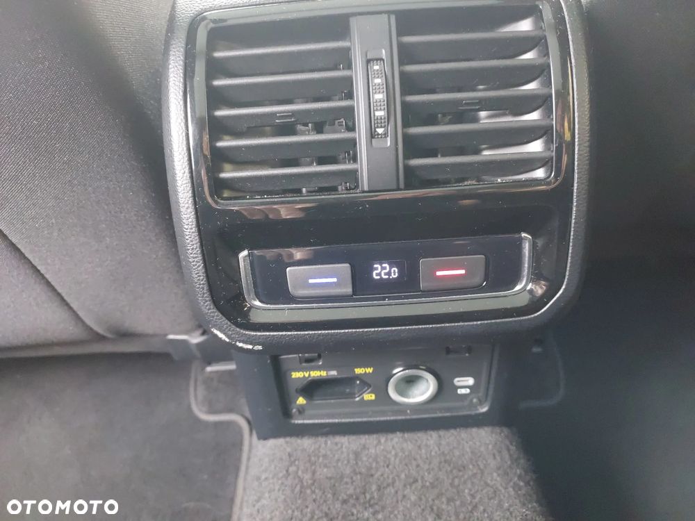 Volkswagen Passat Variant 2.0 TDI SCR DSG 4Motion Elegance - 22