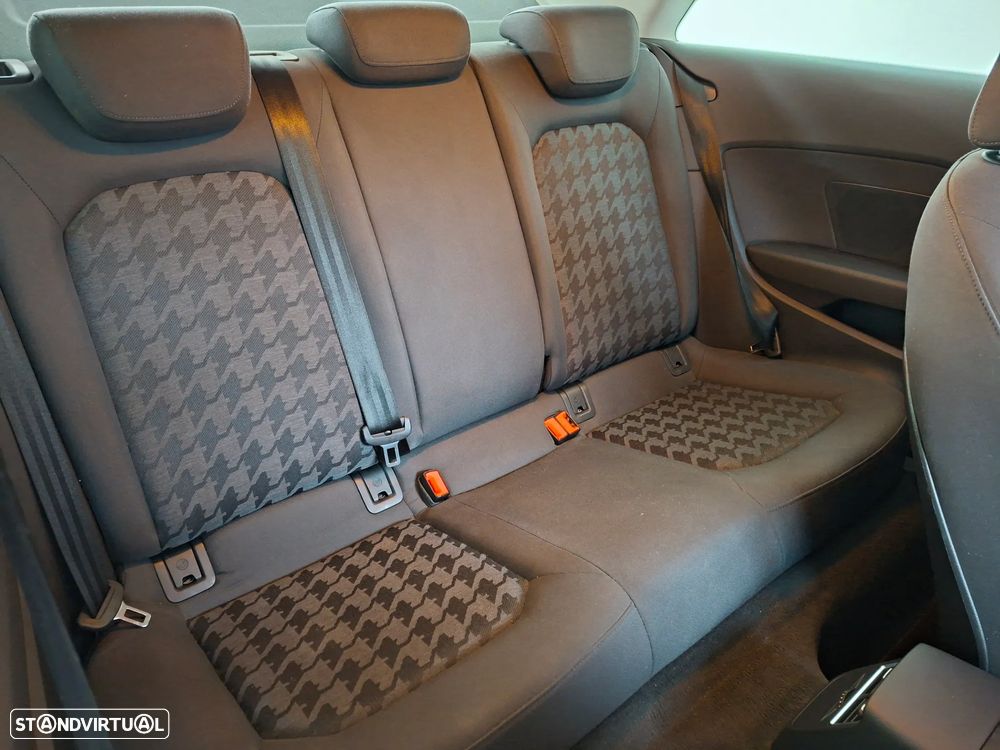 Audi A3 1.6 TDI Advance Ultra - 14