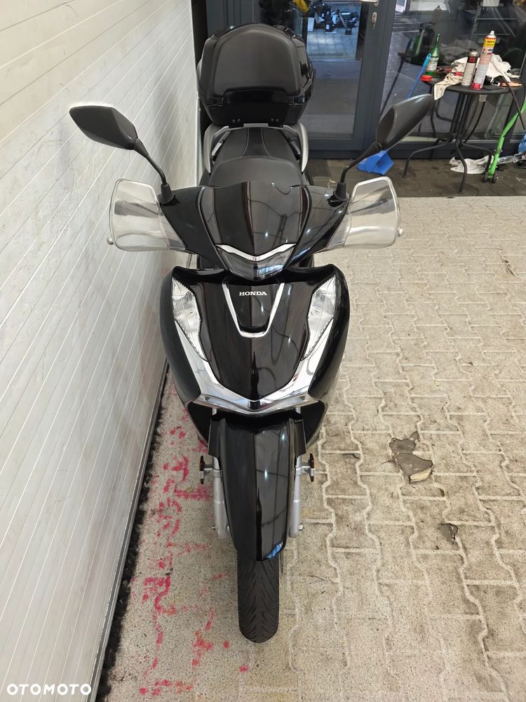 Honda SH - 9