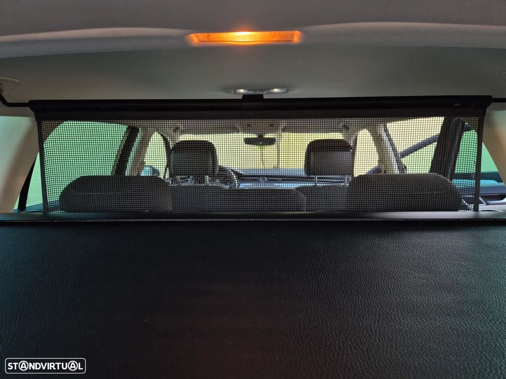 VW Passat Variant 2.0 TDI Confortline - 47