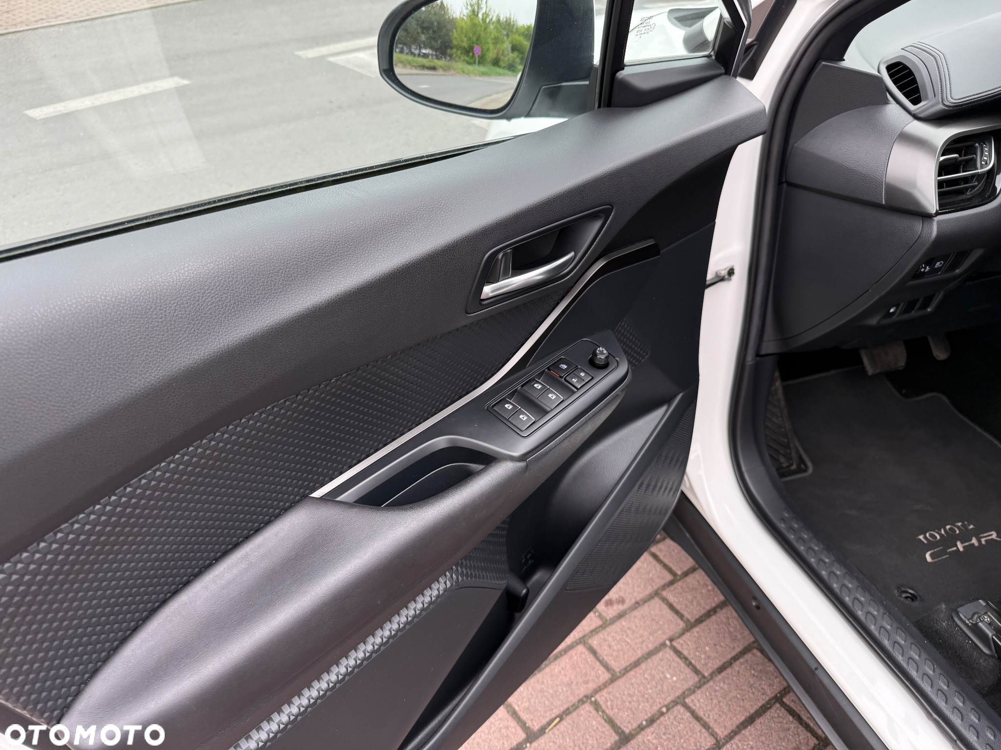 Toyota C-HR 1.8 Hybrid GPF Comfort - 14