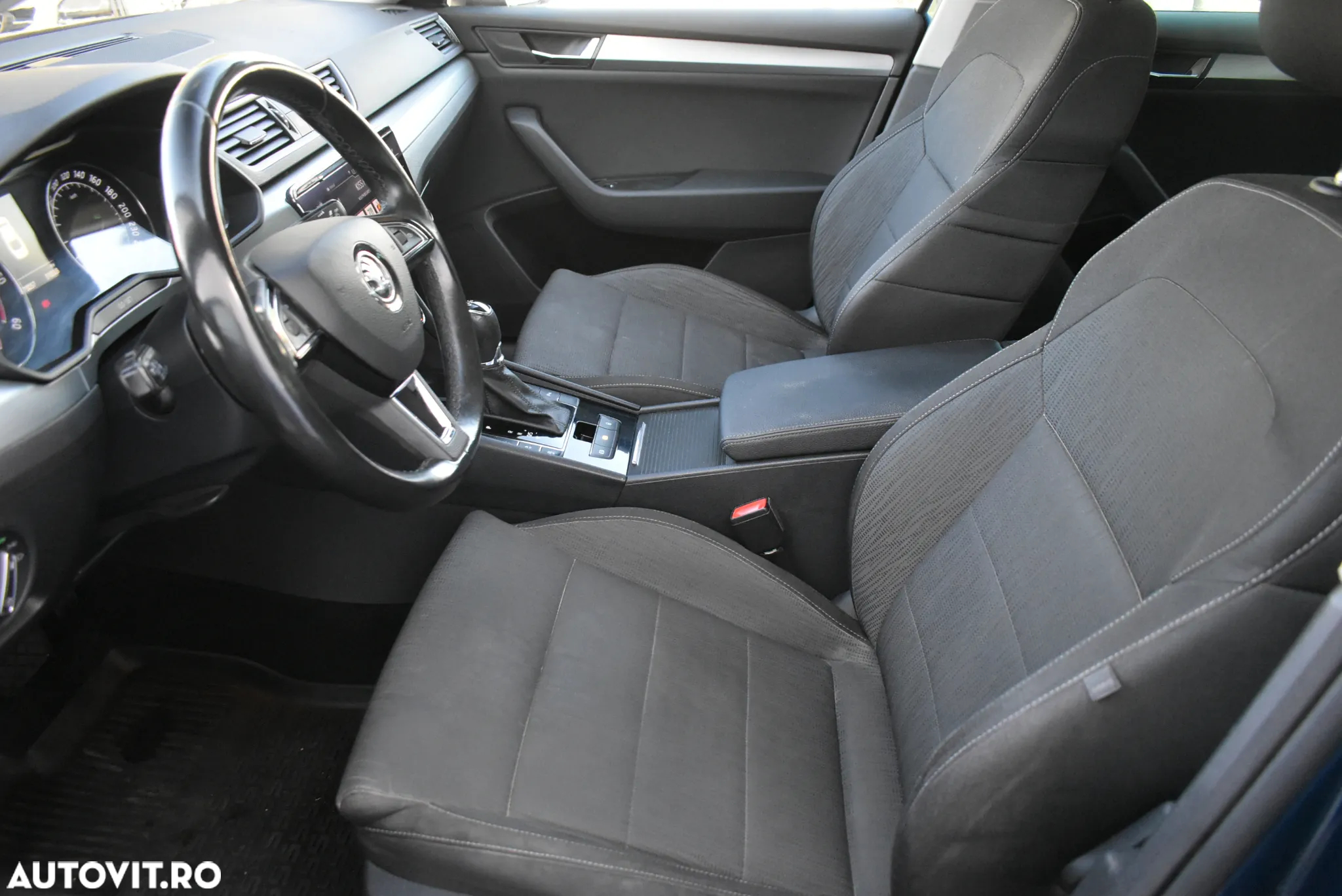 Skoda Superb 2.0 TDI DSG Ambition - 18