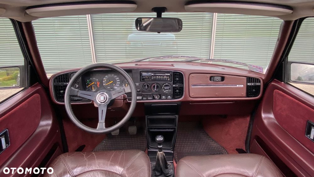 Saab 900 - 12