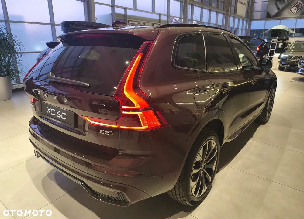 Volvo XC 60 B5 B AWD Ultimate Dark - 5