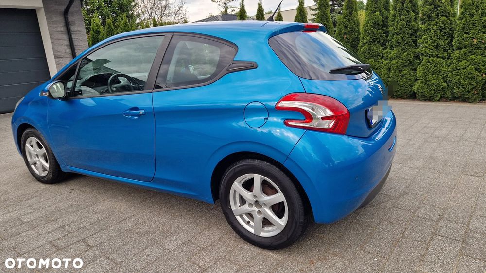 Peugeot 208 - 12