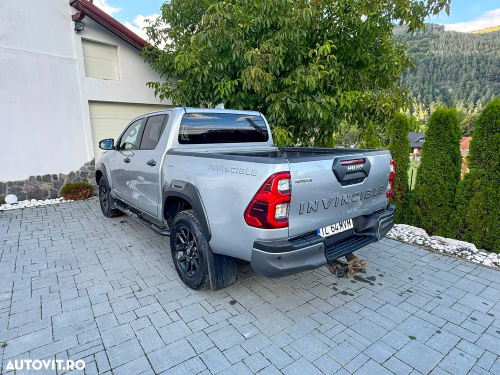 Toyota Hilux 2.8D 204CP 4x4 Double Cab AT Invincible - 3
