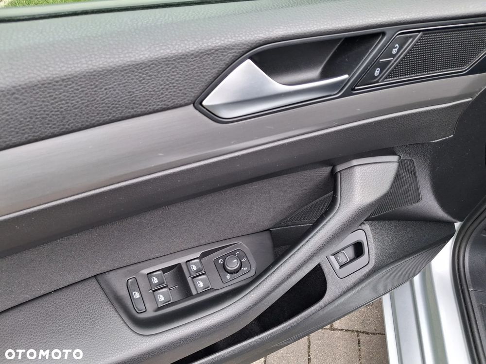 Volkswagen Passat 2.0 TDI EVO Business - 28