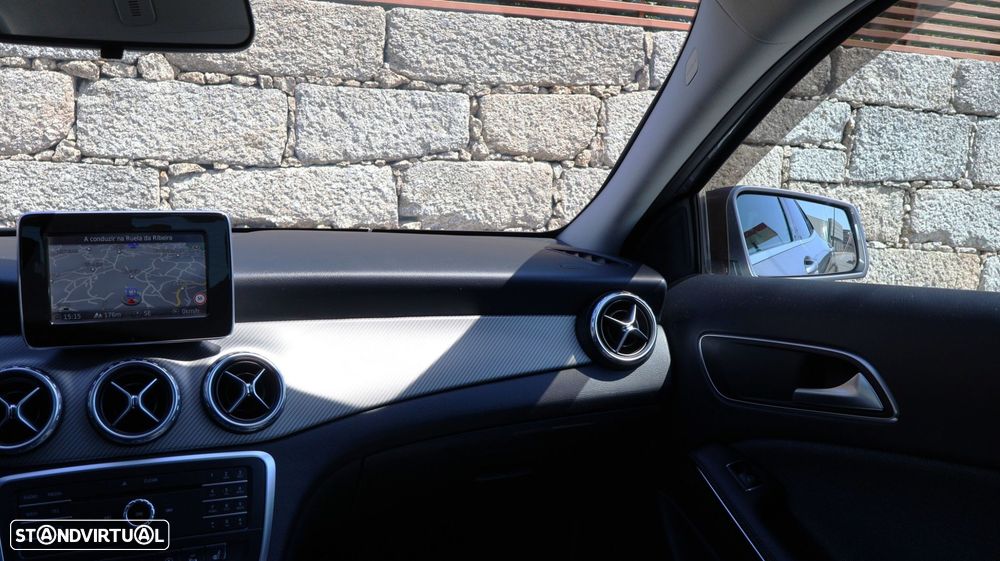Mercedes-Benz GLA 220 d - 14