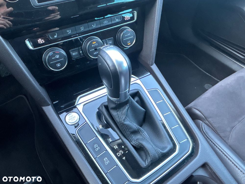 Volkswagen Passat 2.0 TDI BMT Highline - 35