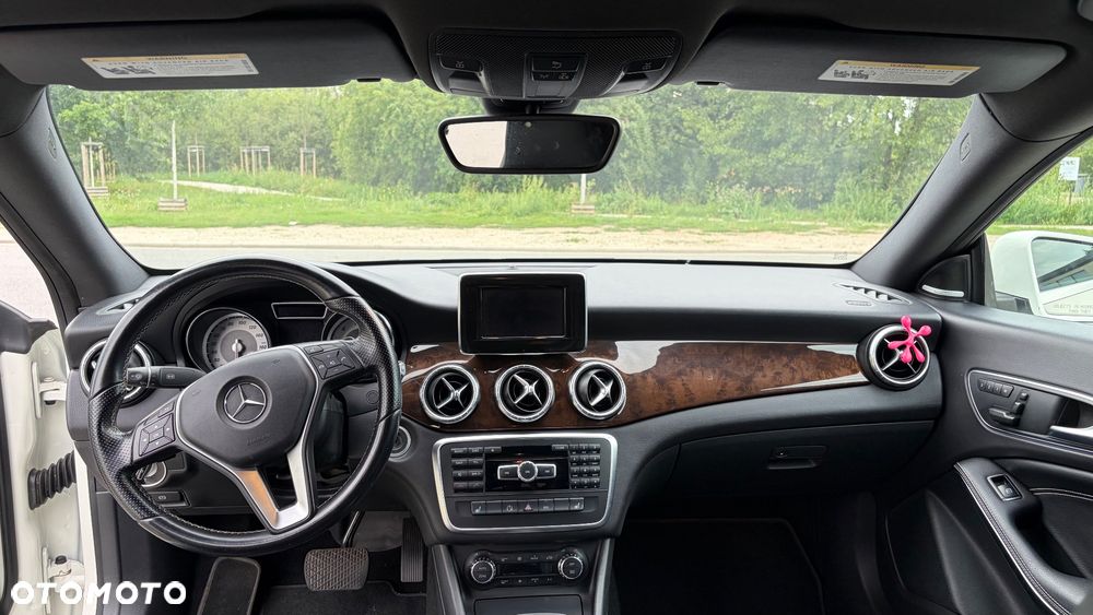 Mercedes-Benz CLA 250 4Matic 7G-DCT Sport - 11
