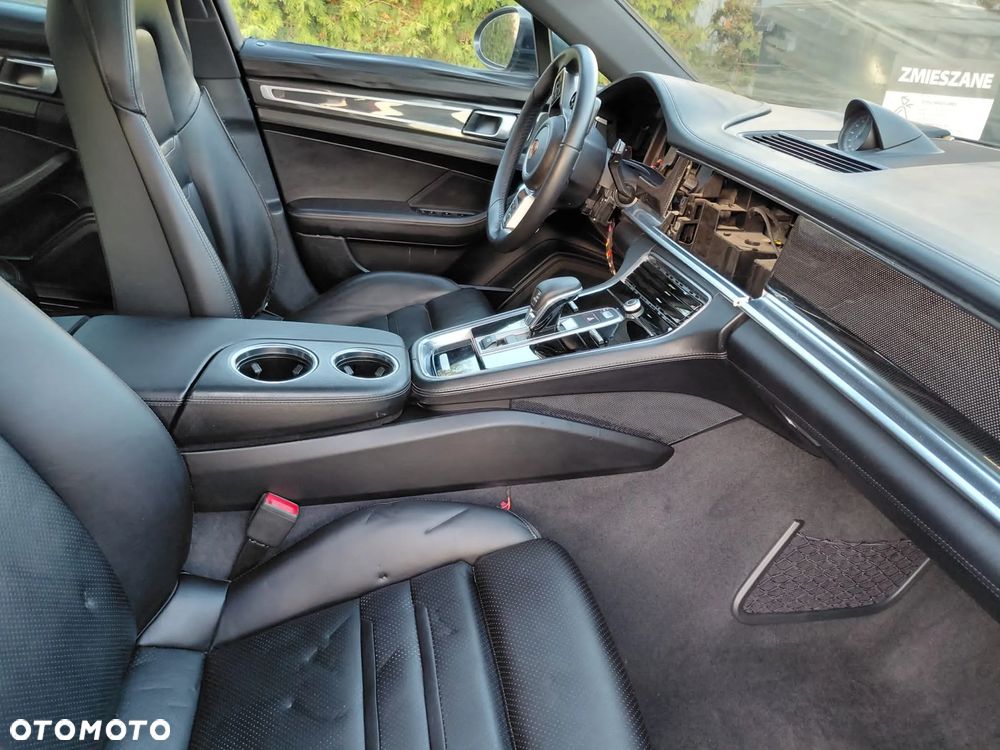 Porsche Panamera - 16