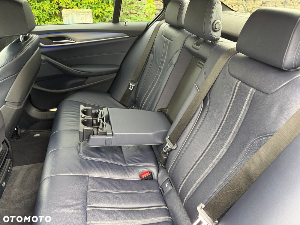BMW Seria 5 520d xDrive M Sport sport - 31