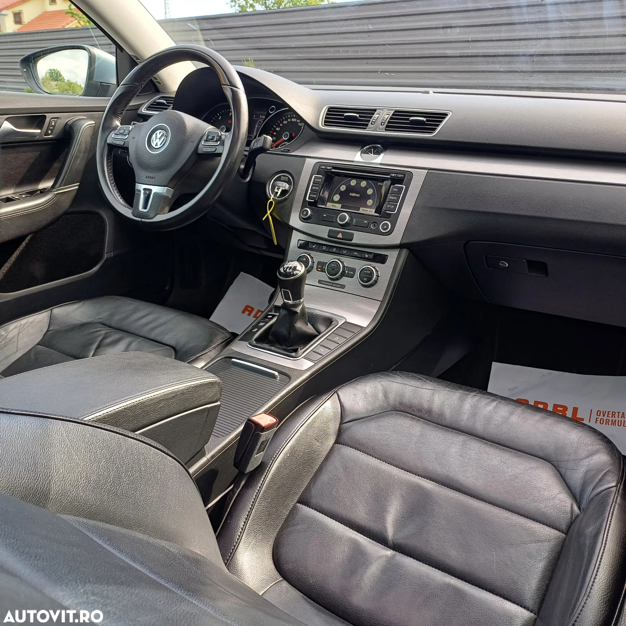 Volkswagen Passat Variant 2.0 TDI BlueMotion Technology R-Line - 9