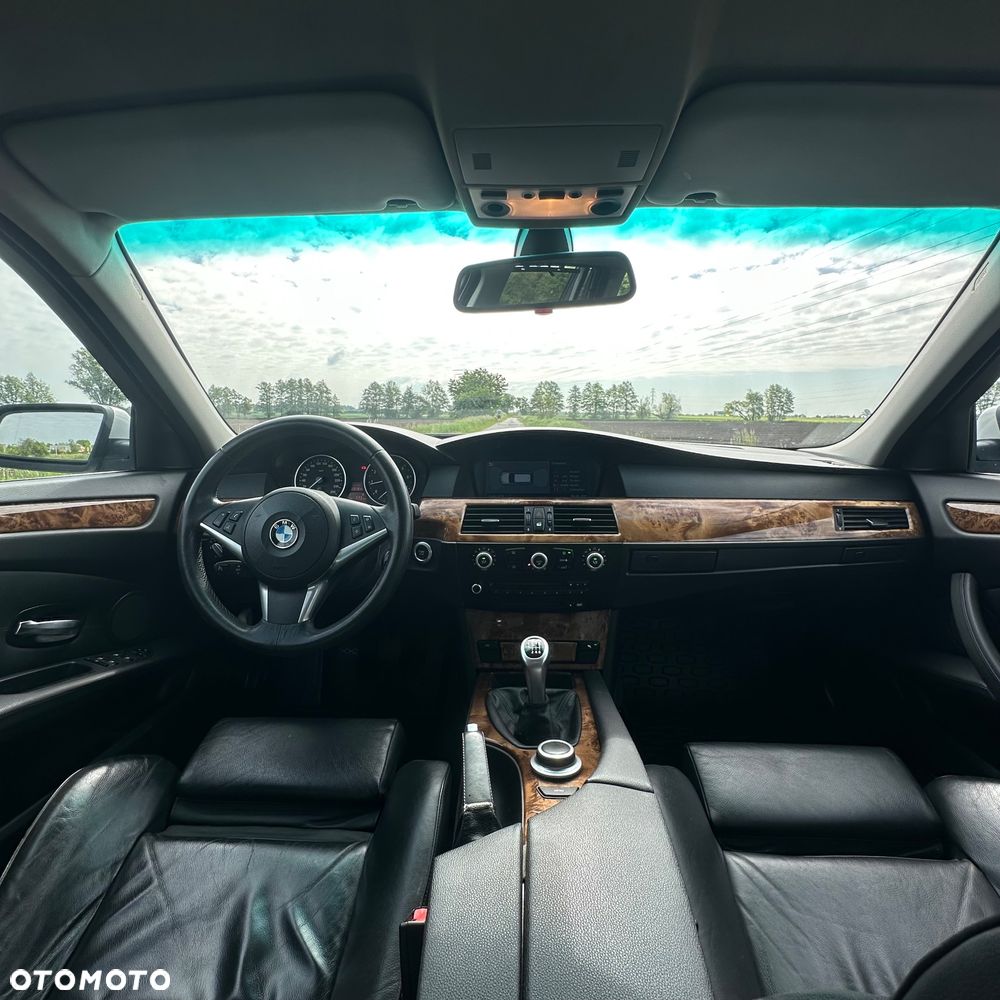 BMW Seria 5 520i - 18